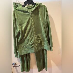 Women's jogging suit